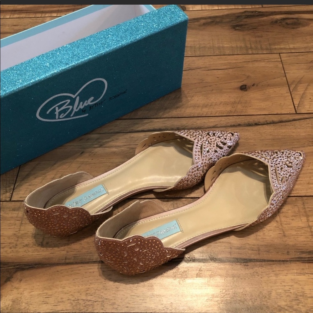 Betsy Johnson plush pink flats